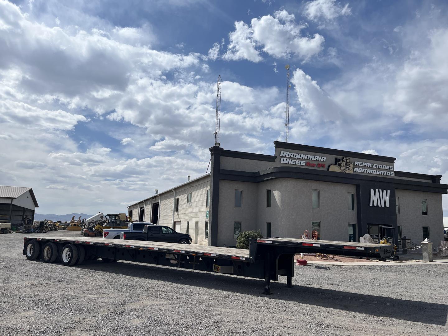 ./imagenes/INVOICE/2019/18090/STEP DECK TRANSCRAFT DTL-3000 (2).JPG